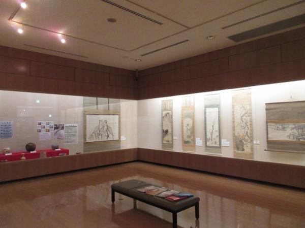 アスリート展美術品展会場01