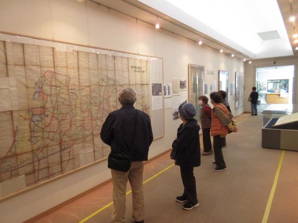 R4古地図展見学03