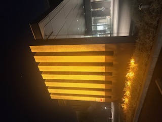 ライトアップ(こども課2023年11月オレンジリボン)